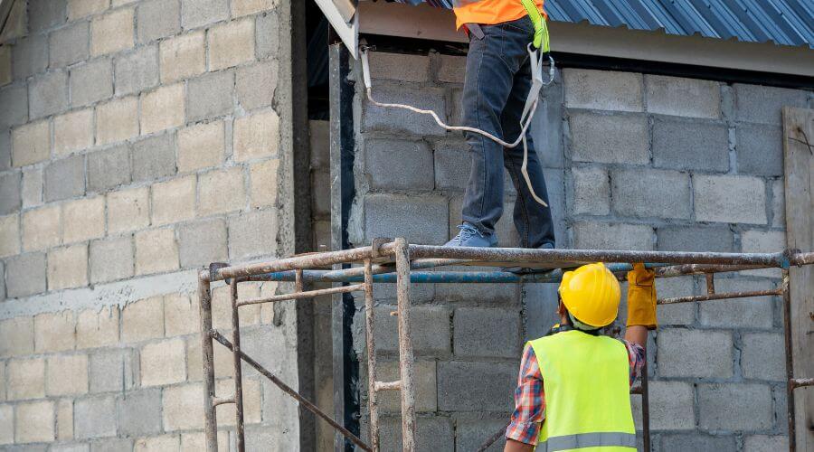 Expert Emergency Roof Repairs services in Newark, MO